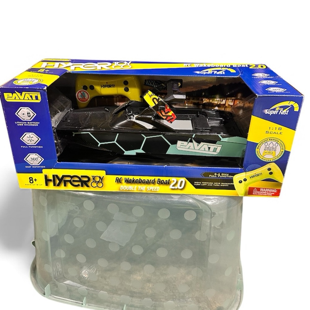 1:18 Electric Blue & Black Pavati 2.0 Remote Control Wakeboard Boat Hyper Toy Co